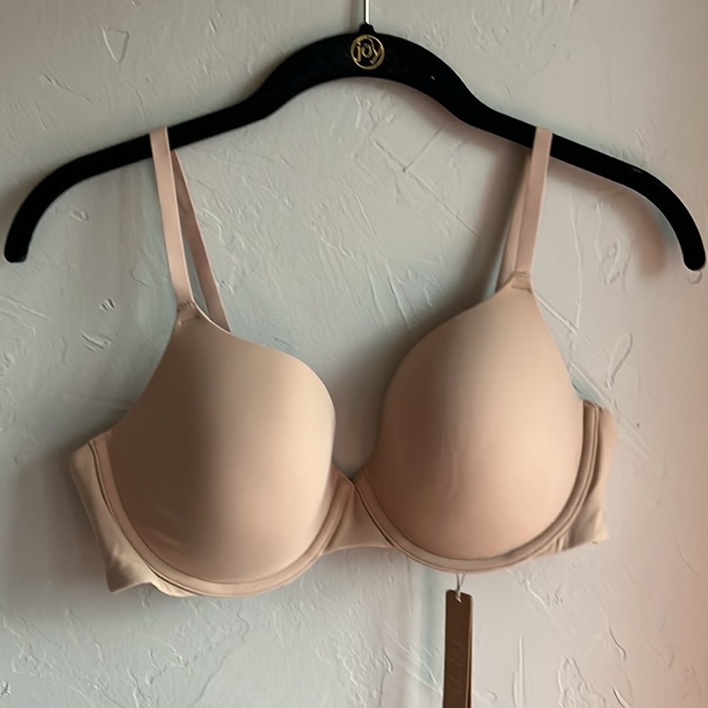 ✨SKIMS FITS EVERYBODY T SHIRT BRA IN CLAY 32A